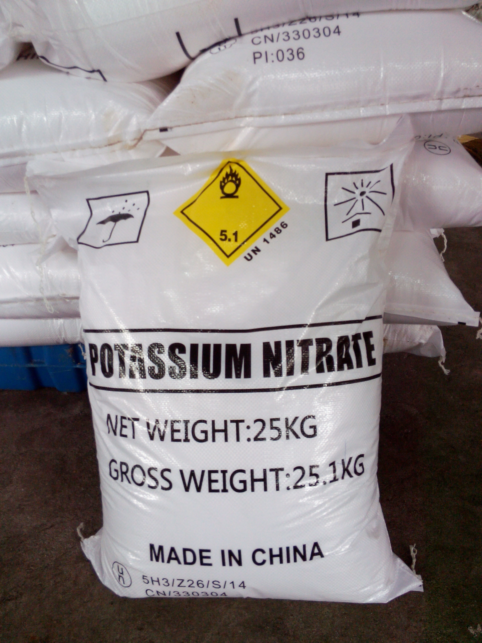 Industrial potassium nitrate